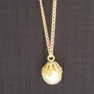 Pearl Pendant on 18" Chain